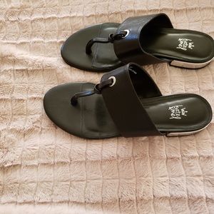 Black womens sandals (NWOT)